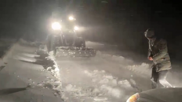 Sivas'ta kar ve tipi ulaşımda aksamalara neden oldu