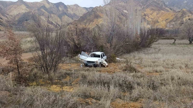 Sivas'ta trafik kazası: 1 ölü, 2 ağır yaralı