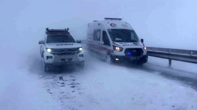 Sivas'ta zincirleme trafik kazası: 4 yaralı