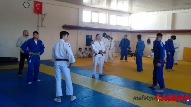 Sivaslı ve Tokatlı judoculardan ortak çalışma