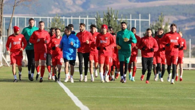 Sivasspor, 4 eksikle çalıştı