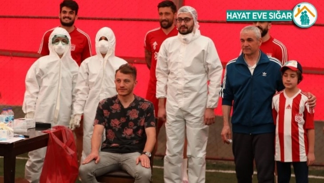 Sivasspor'a 3. kez korona virüs testi yapıldı