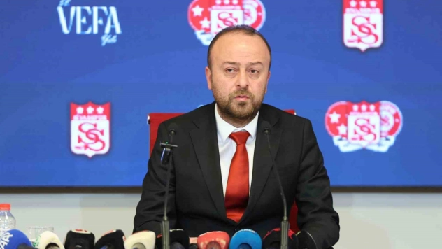 Sivasspor Başkanı Burak Özçoban: 'Transfer yasağı kalkacak'