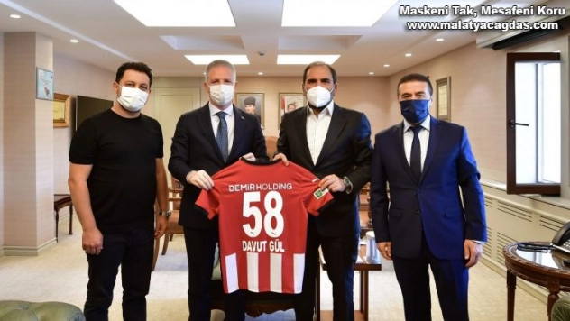 Sivasspor Başkanı Otyakmaz'dan Gaziantep Valisi Davut Gül'e ziyaret