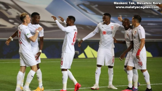 Sivasspor, bu sezon İstanbul'da ilk kez kazandı