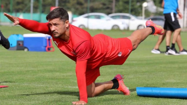 Sivasspor'da Ahmet Oğuz ceza sınırında