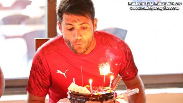Sivasspor'da kaleci Ali Şaşal'a sürpriz doğum günü