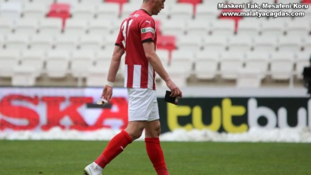 Sivasspor'da kaptan Hakan kırmızı kart gördü!