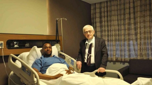 Sivasspor'da Leke James ameliyat edildi