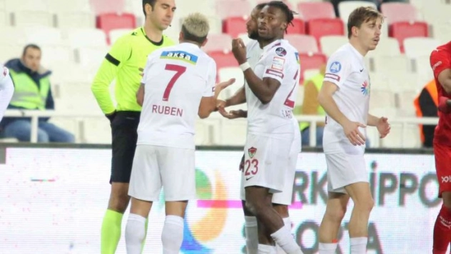 Sivasspor'da Ruben Ribeiro kırmızı kart gördü!