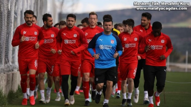 Sivasspor'da zorlu Fenerbahçe maçı öncesi 6 eksik!