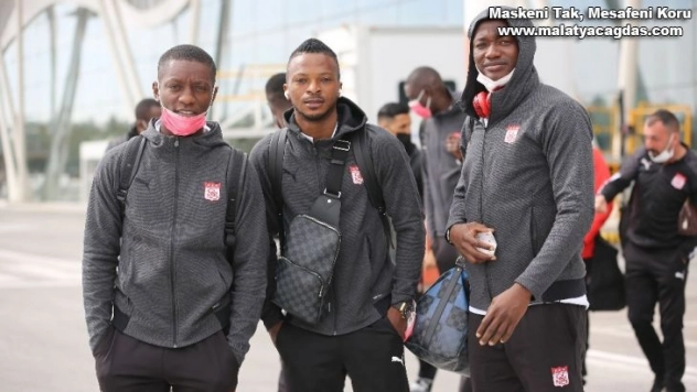 Sivasspor, İstanbul'a ulaştı