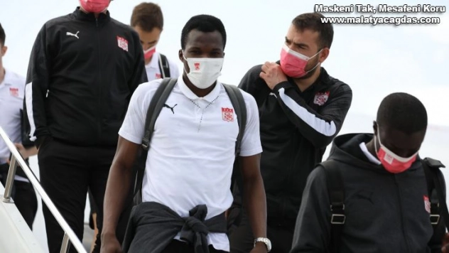 Sivasspor kafilesi Gaziantep'e ulaştı