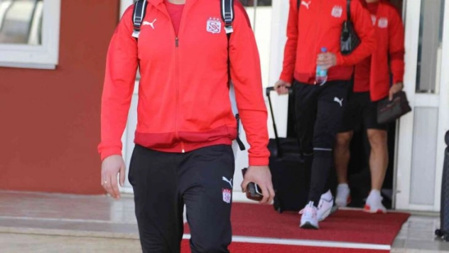Sivasspor kafilesi İstanbul'a ulaştı