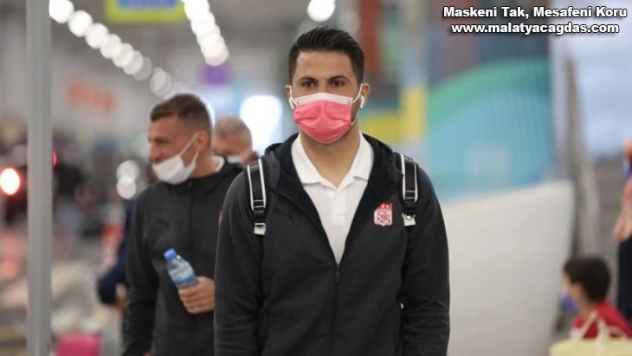 Sivasspor, kaleci Ali Şaşal'ın sözleşmesini uzattı