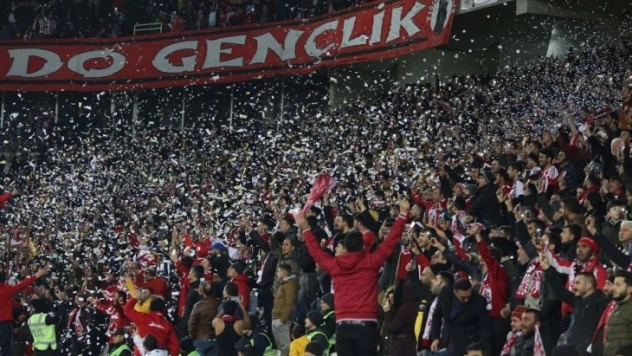 Sivasspor-Medipol Başakşehir maçının biletleri satışta