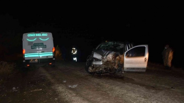 Siverek'te hafif ticari araç uçuruma düştü: 1'i bebek 2 ölü, 6 yaralı