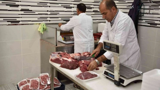 Siverek'te halk kasabı et satışına başladı