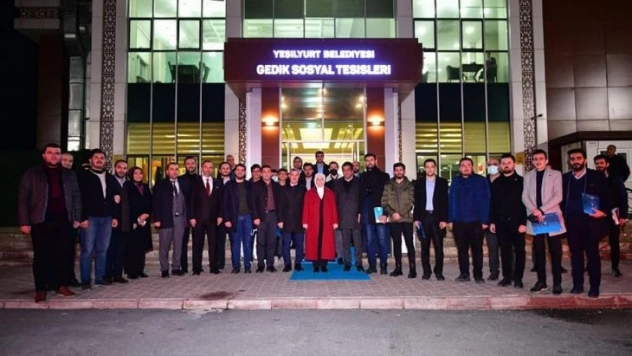 Genç sivil toplum kuruluşlarıyla bir araya geldiler