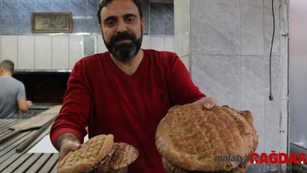 Siyez pidesiyle sağlığına kavuşan fırıncı şimdi üretip satıyor