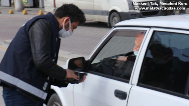 Sokağa çıkanlar polisten kaçamadı