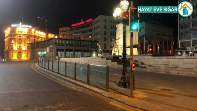 Sokağa çıkma yasağının ardından Ankara'nın cadde ve sokaklarında sessizlik hakim