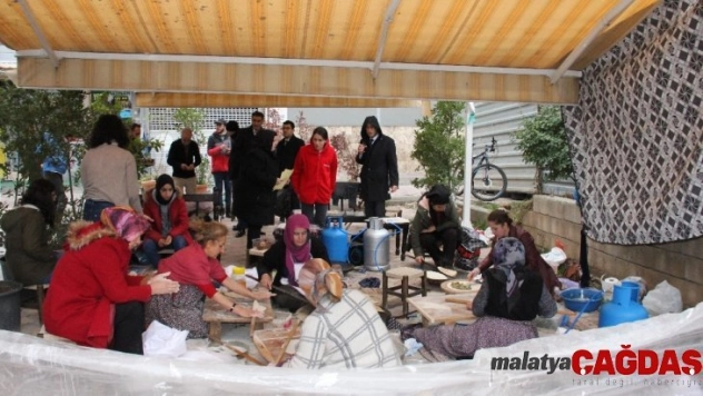 Sokak hayvanları için gözleme etkinliği yapıldı