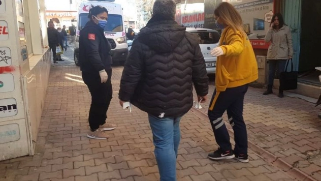 Sokak ortasında saldırıya uğrayarak yaralandı