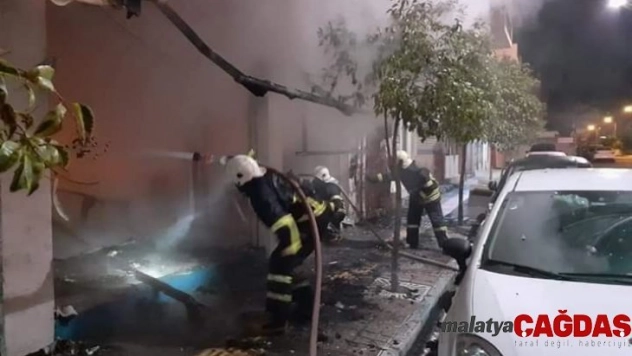 Söke'de koltuk tamir atölyesinde çıkan yangın korkuttu