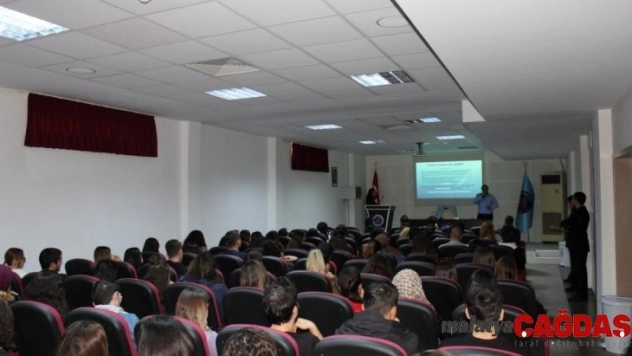 Sosyal Bilimler Meslek Yüksekokulu'nda pozitif yaşam söyleşisi