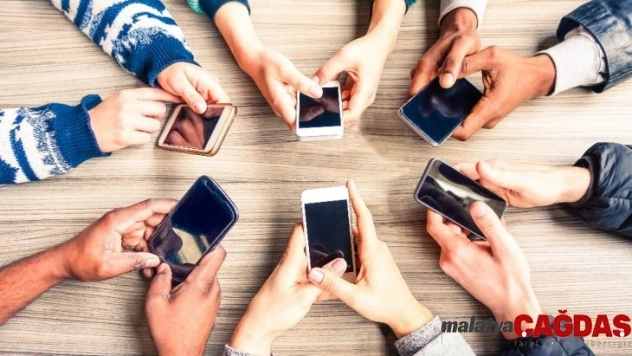 Sosyal medya insanları daha çok strese  sokuyor