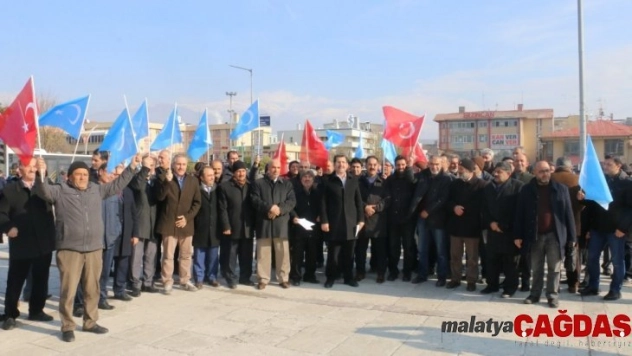 STK'lar Doğu Türkistan'da yaşanan zulme karşı ortak basın açıklaması yaptı