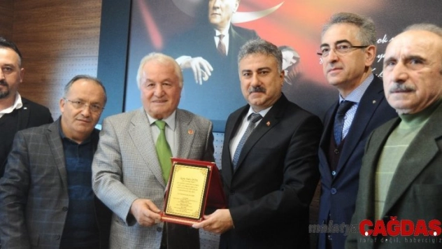 STK'larda Emniyet Müdürü Aktaş'a plaket