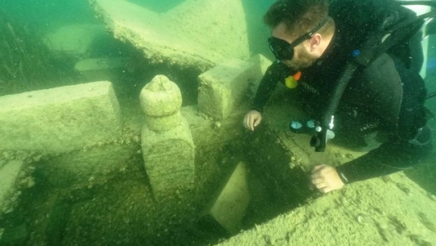 Su altı dalışçıları Halfeti'de batık şehri fotoğrafladı