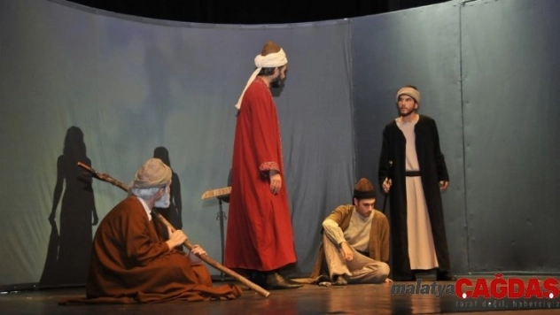 SÜ'de 'Kendi' adlı tiyatro gösterisi sahnelenmeye başladı