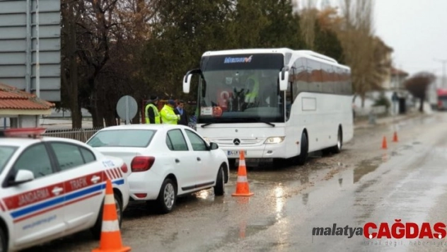 Şuhut'ta seyahat otobüsleri denetlendi