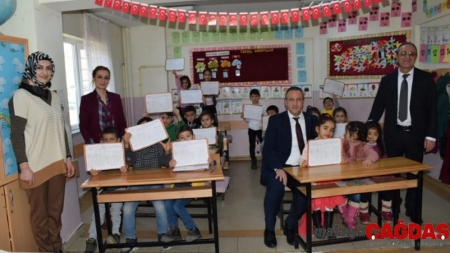 Sungurlu'da 8 bin 233 öğrenci karne heyecanı yaşadı