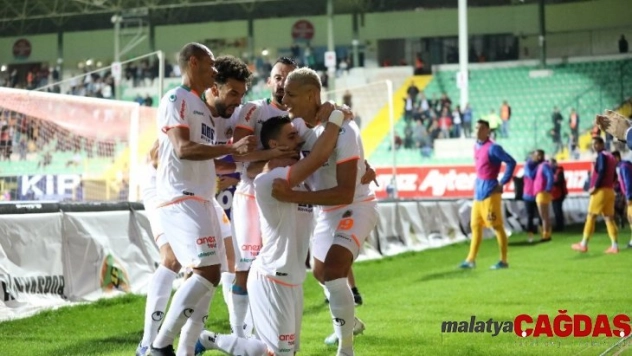 Süper Lig: A. Alanyaspor: 2 - MKE Ankaragücü: 0 (İlk yarı )
