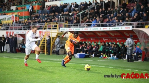 Süper Lig: Alanyaspor: 1 - Konyaspor: 1 (İlk yarı )