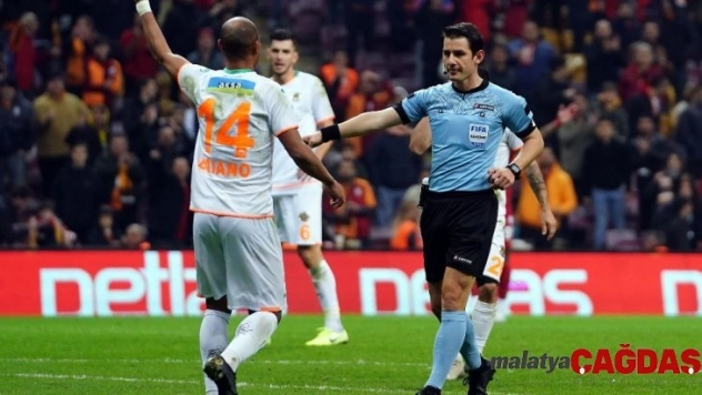 Süper Lig: Galatasaray: 1 - Aytemiz Alanyaspor: 0 (İlk yarı)