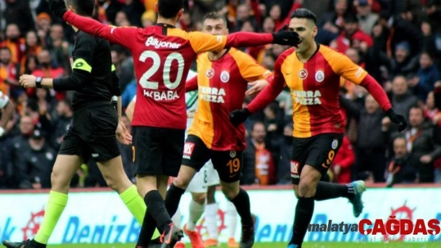 Süper Lig: Galatasaray: 1 - Denizlispor: 0 (İlk yarı)