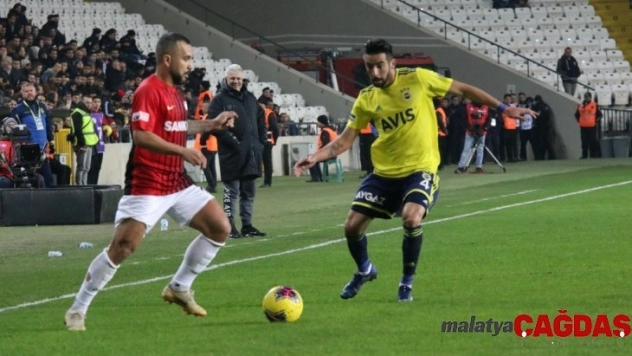 Süper Lig: Gaziantep FK: 0 - Fenerbahçe: 0 (İlk yarı)
