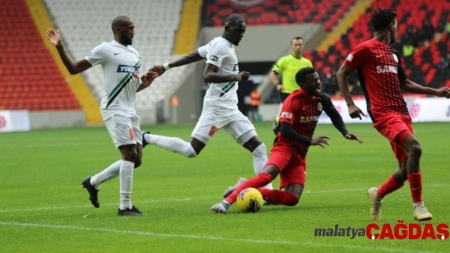 Süper Lig: Gaziantep FK: 1 - Denizlispor: 2 (Maç Sonucu)