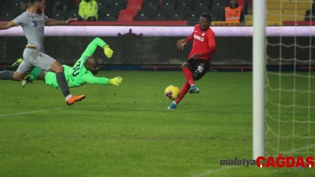 Gaziantep FK: 1 - Yeni Malatyaspor: 0 (İlk yarı)