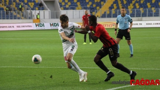 Süper Lig: Gençlerbirliği: 0 - Denizlispor: 1 (İlk Yarı)