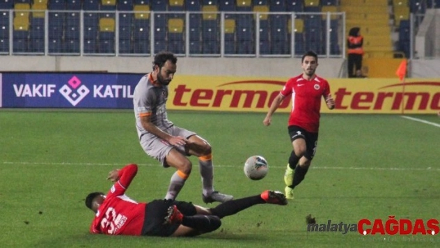 Süper Lig: Gençlerbirliği: 0 - Galatasaray: 0 (İlk Yarı)