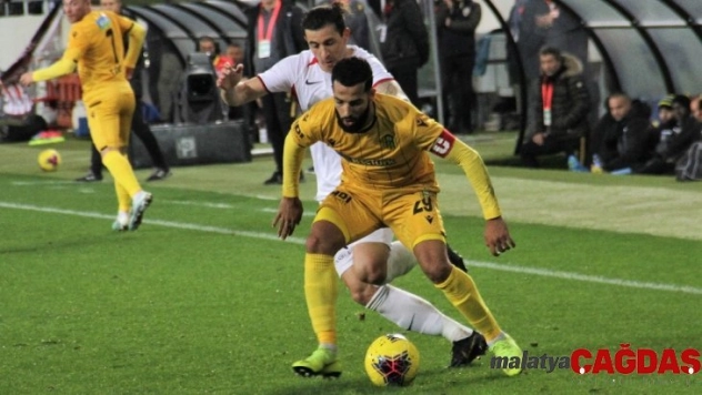Süper Lig: Gençlerbirliği: 0 - Yeni Malatyaspor: 1 (İlk yarı)