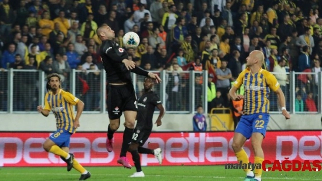 Süper Lig: MKE Ankaragücü: 0 - Beşiktaş: 0 (İlk yarı)