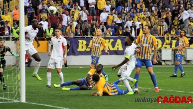 Süper Lig: MKE Ankaragücü: 0 - Gençlerbirliği: 0 (İlk yarı)