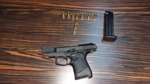 Şüpheli otomobilde silah ele geçirildi